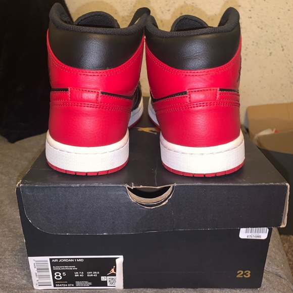 Air Jordan 1 Mid “Banned” - Picture 3 of 4